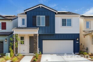 2055 Comstock Ln in Lincoln, CA - Building Photo