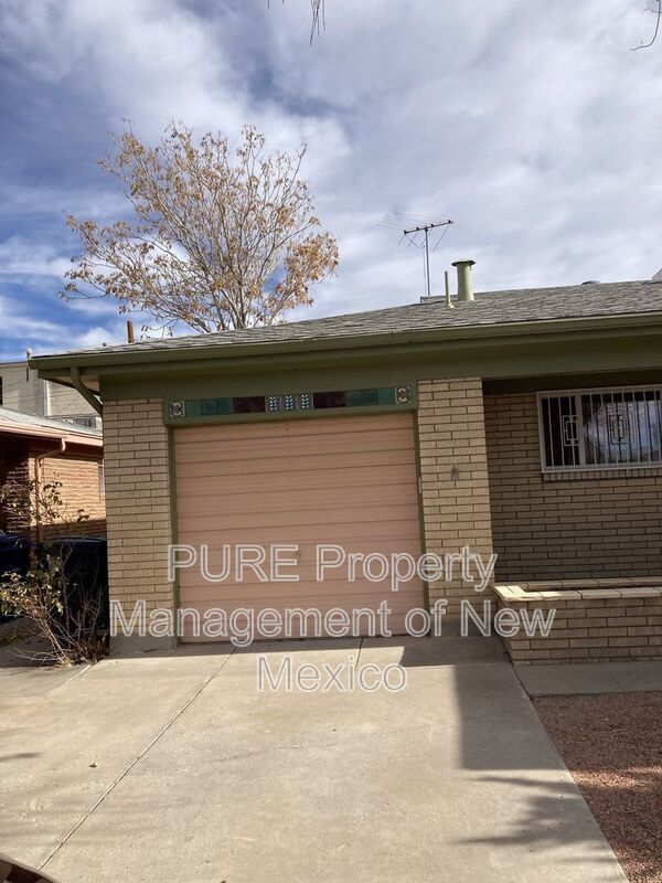 712 Cagua Dr NE in Albuquerque, NM - Building Photo - Building Photo
