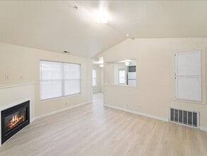 6405 Chapel Hill Blvd in Pasco, WA - Foto de edificio - Building Photo