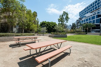 Lumina Hollywood in Los Angeles, CA - Foto de edificio - Building Photo