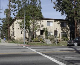 14259 Burbank Blvd in Van Nuys, CA - Building Photo - Building Photo