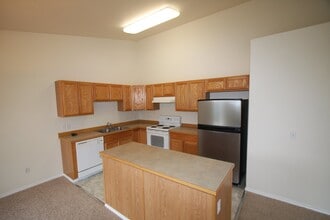 17403 Stonewood Place in Anchorage, AK - Building Photo - Building Photo