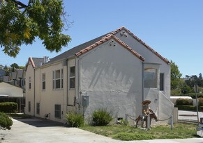 Parker House Apartments in Rodeo, CA - Building Photo