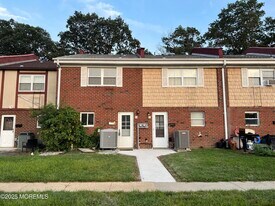 15 Briar Mills Dr in Brick, NJ - Building Photo