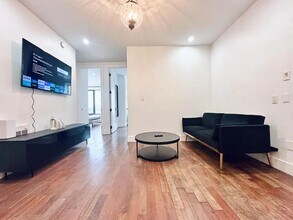 Furnished room/NOT APARTMENT, Unit 2F in Brooklyn, NY - Building Photo - Building Photo