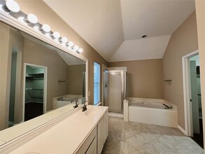11006 Hunting Path Ct in Houston, TX - Building Photo - Building Photo