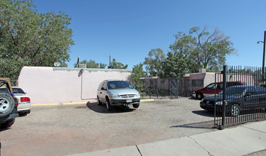 3425-3429 Eastern Ave SE in Albuquerque, NM - Building Photo - Building Photo