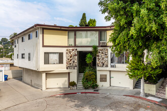 2167 Beachwood Ter in Los Angeles, CA - Building Photo - Building Photo