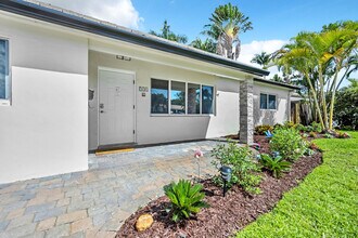 3691 NW 5th Ave in Oakland Park, FL - Building Photo - Building Photo
