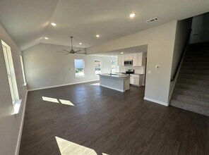 1700 E Powell Ave in Fort Worth, TX - Building Photo - Building Photo