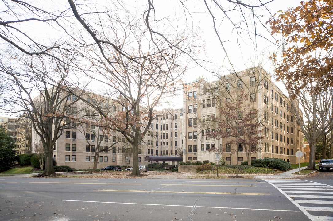 Parker House in Washington, DC - Building Photo