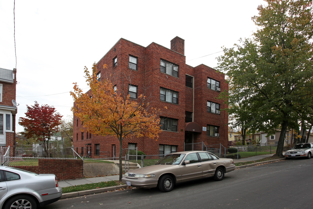 917 48th St NE in Washington, DC - Building Photo