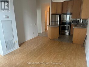 1121 Bay St. in Toronto, ON - Building Photo - Building Photo
