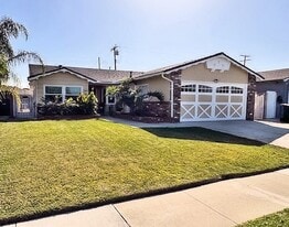 11674 Rivera Rd in Whittier, CA - Building Photo