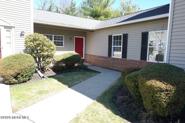 property at 102 Cranbrook Ct