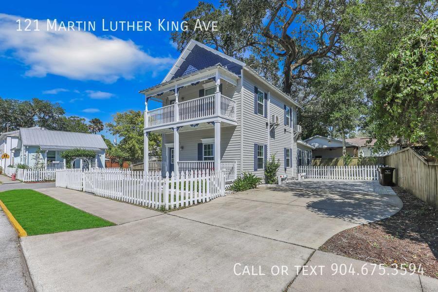 121 M L King Ave in St. Augustine, FL - Building Photo