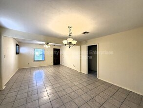 1800 SW 15th St in Oklahoma City, OK - Building Photo - Building Photo