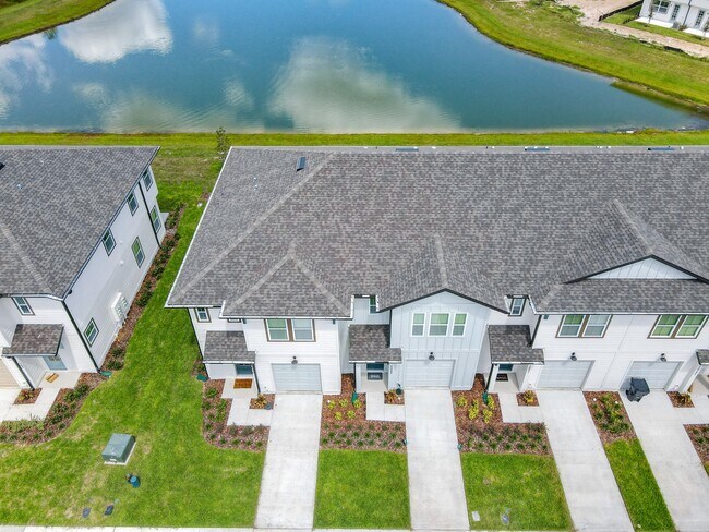 1055 Plantation Ln in Davenport, FL - Building Photo - Building Photo