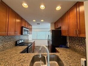 1617 Cypress Pointe Dr in Coral Springs, FL - Building Photo - Building Photo