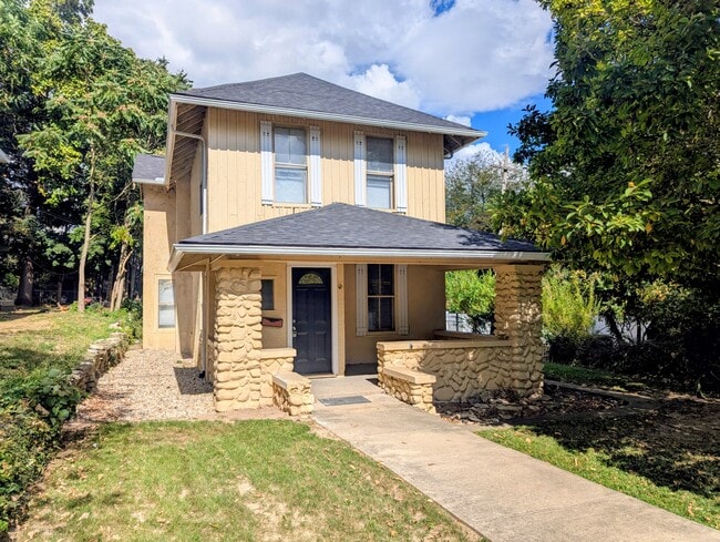 412 W Nelson St, Unit 412