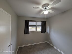 1657 Louvre Dr in Jacksonville, FL - Building Photo - Building Photo