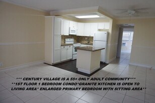 34 Andover B in West Palm Beach, FL - Building Photo