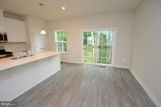 528 Landing Dr in Fredericksburg, VA - Building Photo - Building Photo