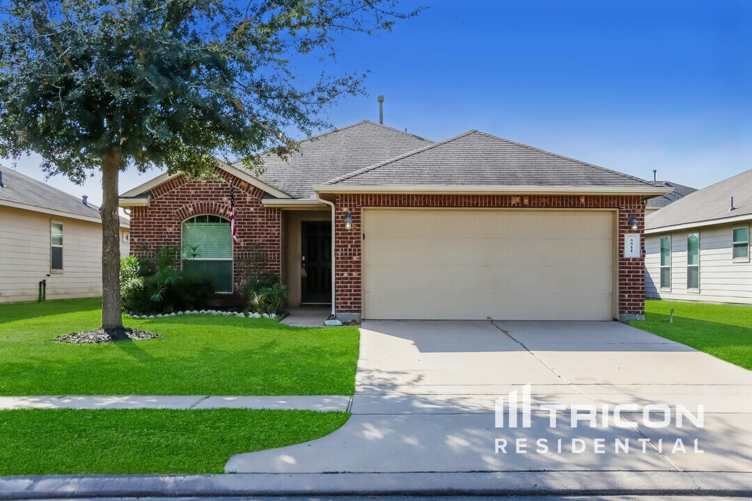 5511 Rustling Gates Ln in Katy, TX - Building Photo