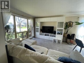 478 Wedgewood Dr in Oakville, ON - Building Photo - Building Photo