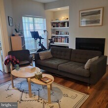 12155 Penderview Terrace-Unit -804 in Fairfax, VA - Building Photo - Building Photo