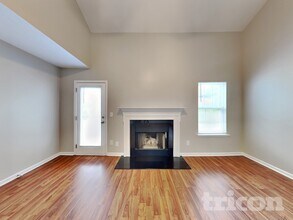 7432 Hidden Creek Dr in Charlotte, NC - Foto de edificio - Building Photo