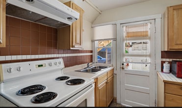 2508 Beach Blvd S, Unit A in Gulfport, FL - Foto de edificio - Building Photo