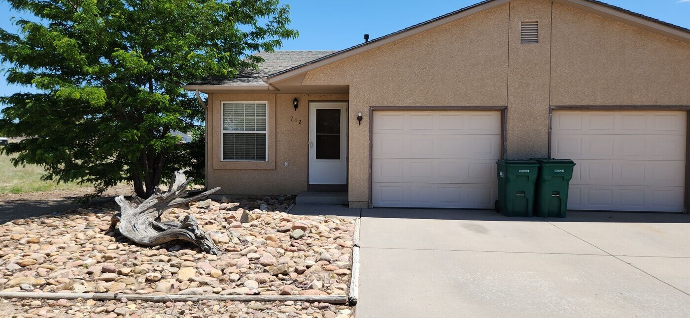 762 S Honeydew Dr in Pueblo West, CO - Building Photo