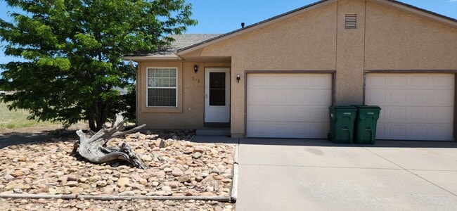 property at 762 S Honeydew Dr