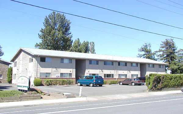 Gresham Golf Apartments in Gresham, OR - Building Photo - Building Photo