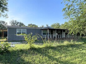 286 Wilson Rd in Red Rock, TX - Building Photo