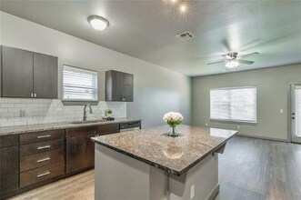 604 NW 175th St in Edmond, OK - Foto de edificio - Building Photo