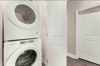 2403 Enterprise Blvd in Lake Charles, LA - Building Photo - Building Photo