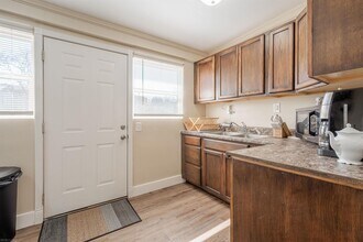 201 Roanoke St in Christiansburg, VA - Building Photo - Building Photo