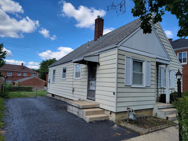 594 Chatham Rd in Columbus, OH - Building Photo - Building Photo