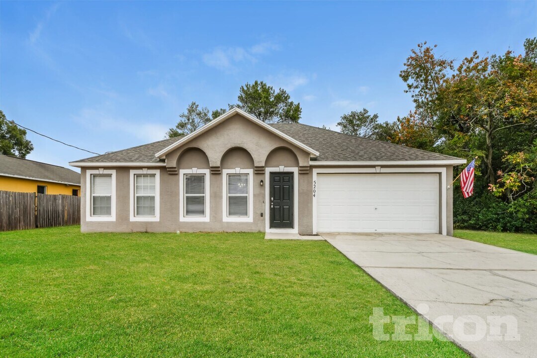 5204 Juliet Ct in Spring Hill, FL - Building Photo