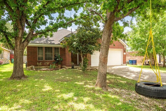 8000 Briarton Dr in Austin, TX - Building Photo - Building Photo