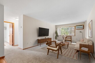 Minnehaha Apartments in St. Paul, MN - Building Photo - Building Photo