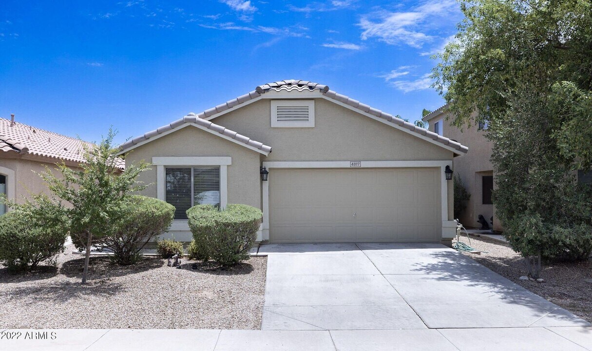 40117 W Hayden Dr in Maricopa, AZ - Building Photo