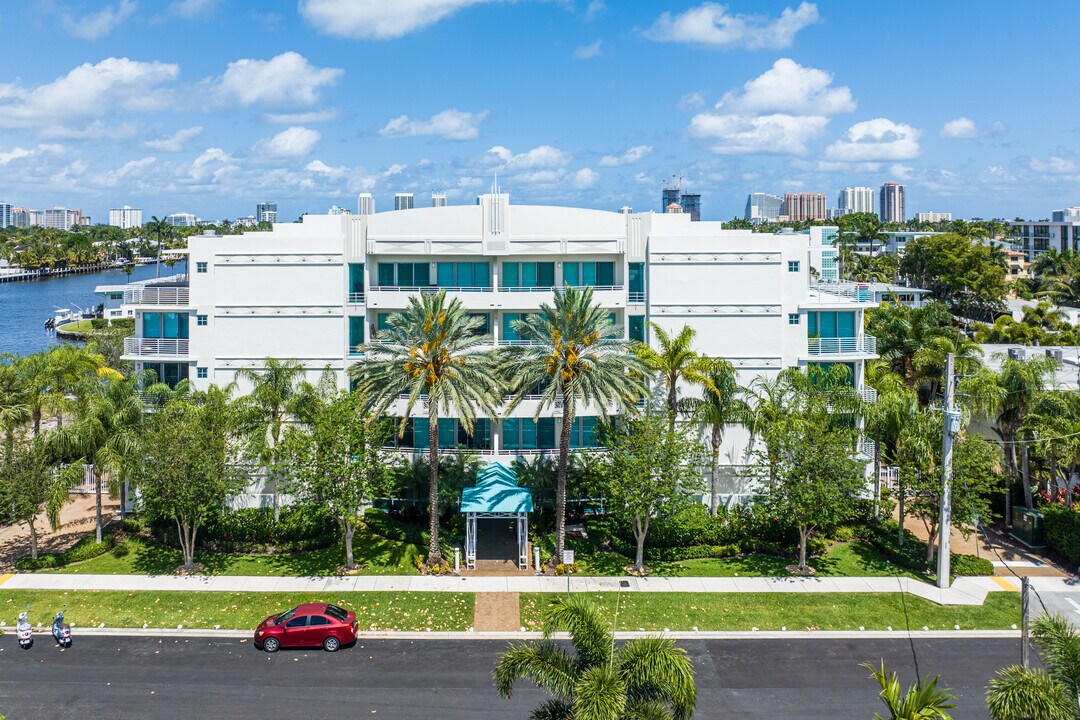 The Club at Hendricks Isle in Fort Lauderdale, FL - Building Photo