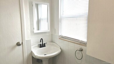 137-22 242nd St in Queens, NY - Building Photo - Building Photo