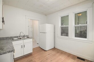 811 Larned St in Lansing, MI - Building Photo - Building Photo