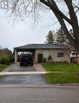 1583 Bothwell Ave in Mississauga, ON - Building Photo