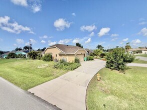 23167 Mineral Ave in Port Charlotte, FL - Building Photo - Building Photo