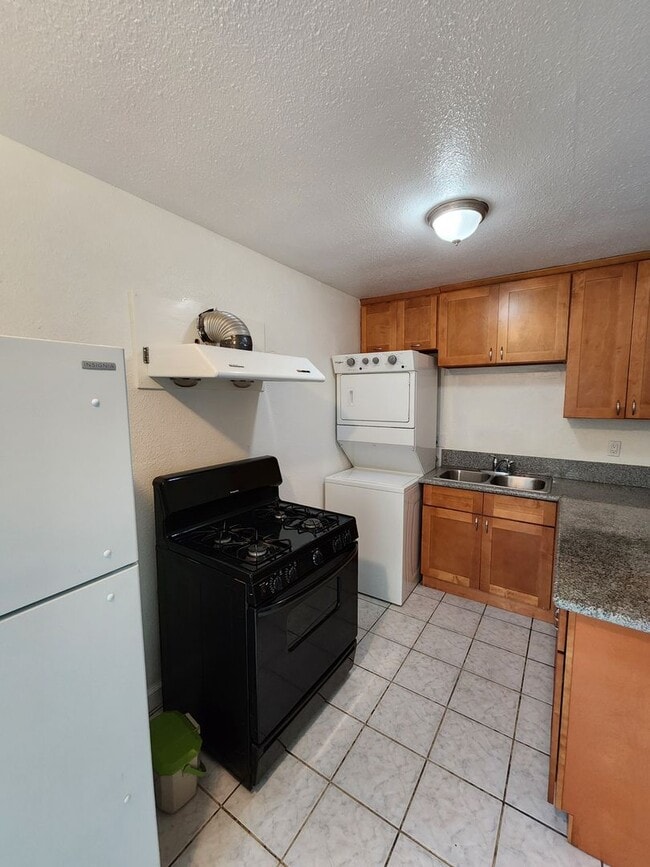132 S 33rd St in San Diego, CA - Building Photo - Building Photo